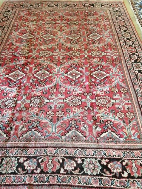 A Mahal carpet, 335 x 245cm